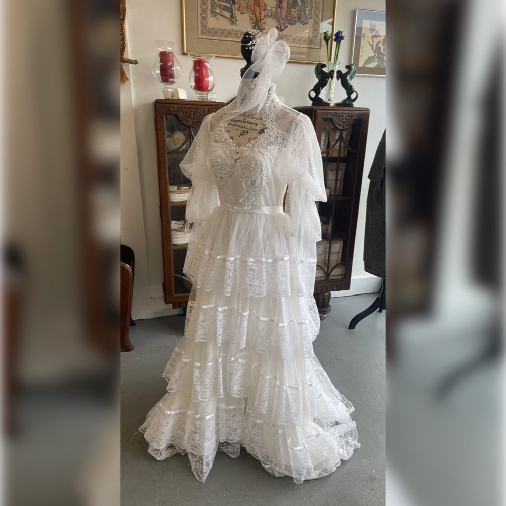 Elegant White 70s wedding dress, Lace Tiered Gown
